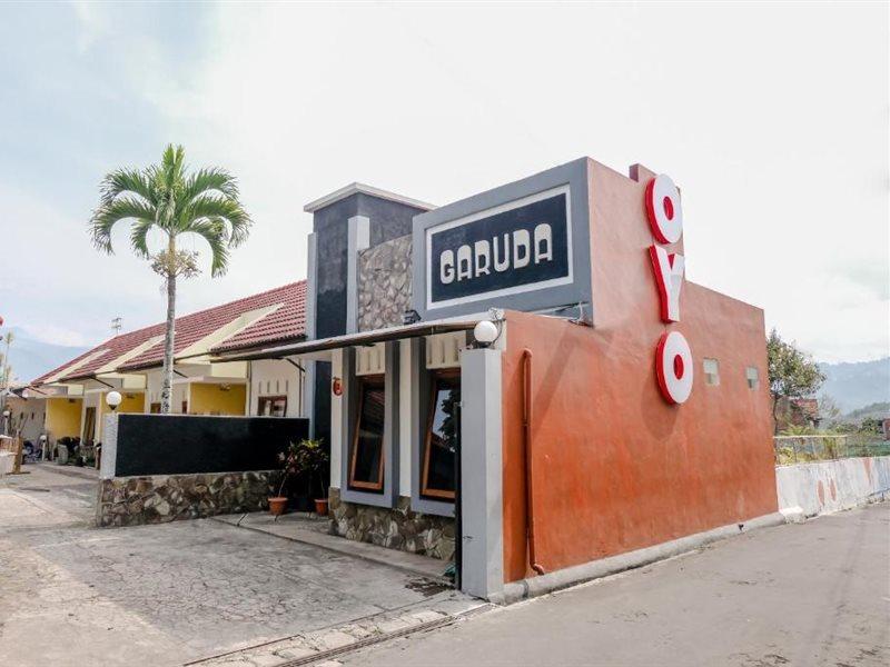 Oyo 1028 Garuda Residence Batu  Esterno foto